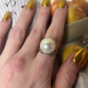 Vintage Artisan Large Pearl and 925 Sterling Silver Ring
